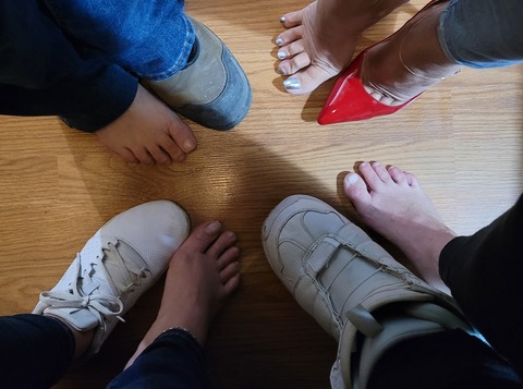 feet_squad