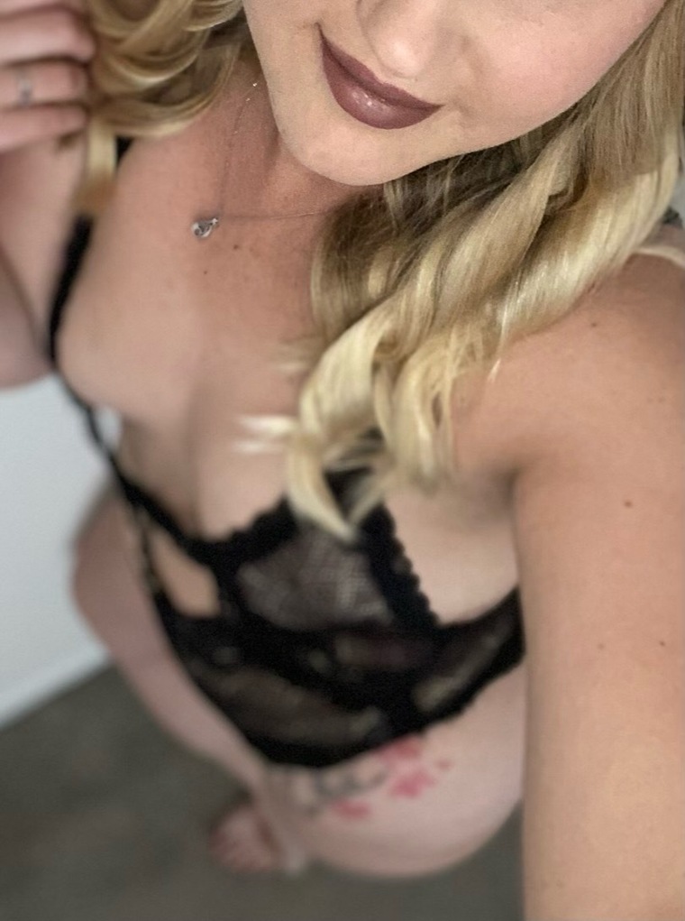 barefoot_blonde_babe on onlyfans