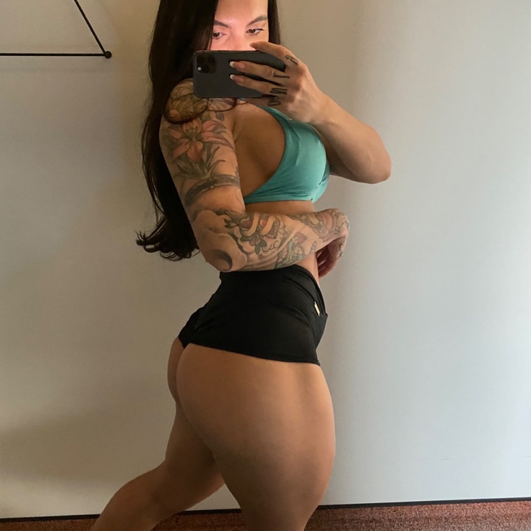 ellafitnessfree on onlyfans