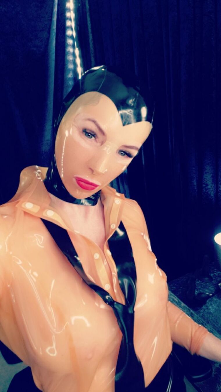 latexrapturefree on onlyfans