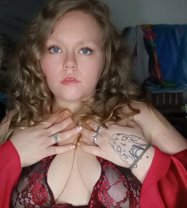 strawberry9669 on onlyfans
