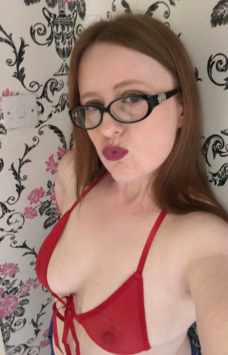 elliebee2020 on onlyfans