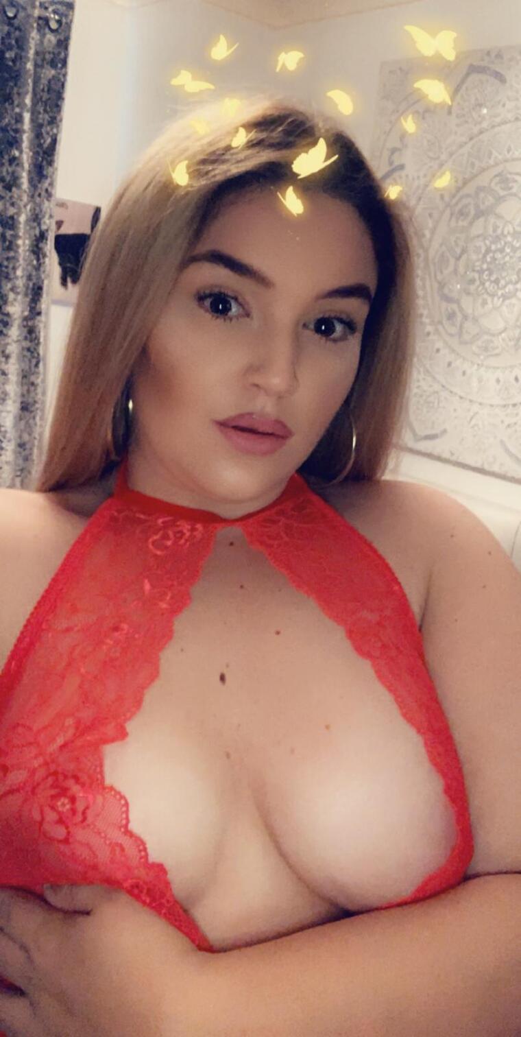 cecexoxo19 on onlyfans
