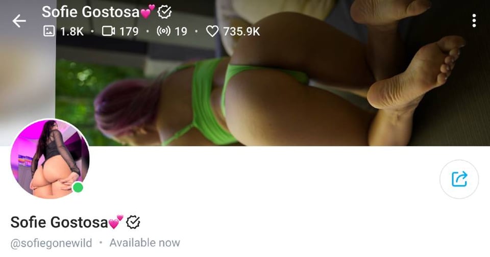 15. Sofie Gostosa – Petite OnlyFans Latina Sex Machine